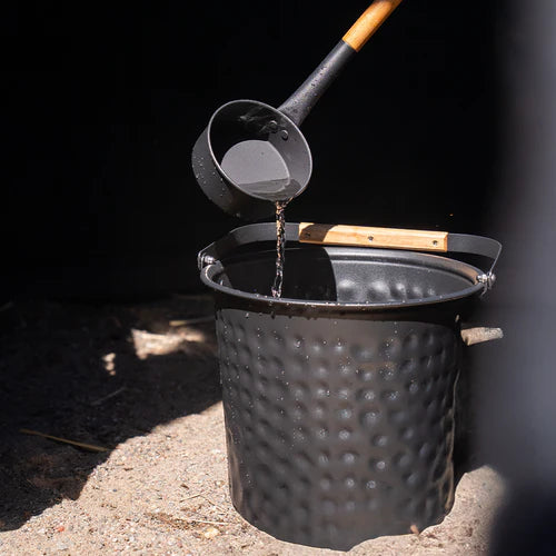 Saunaeimer und Schaufel - Boatcamper